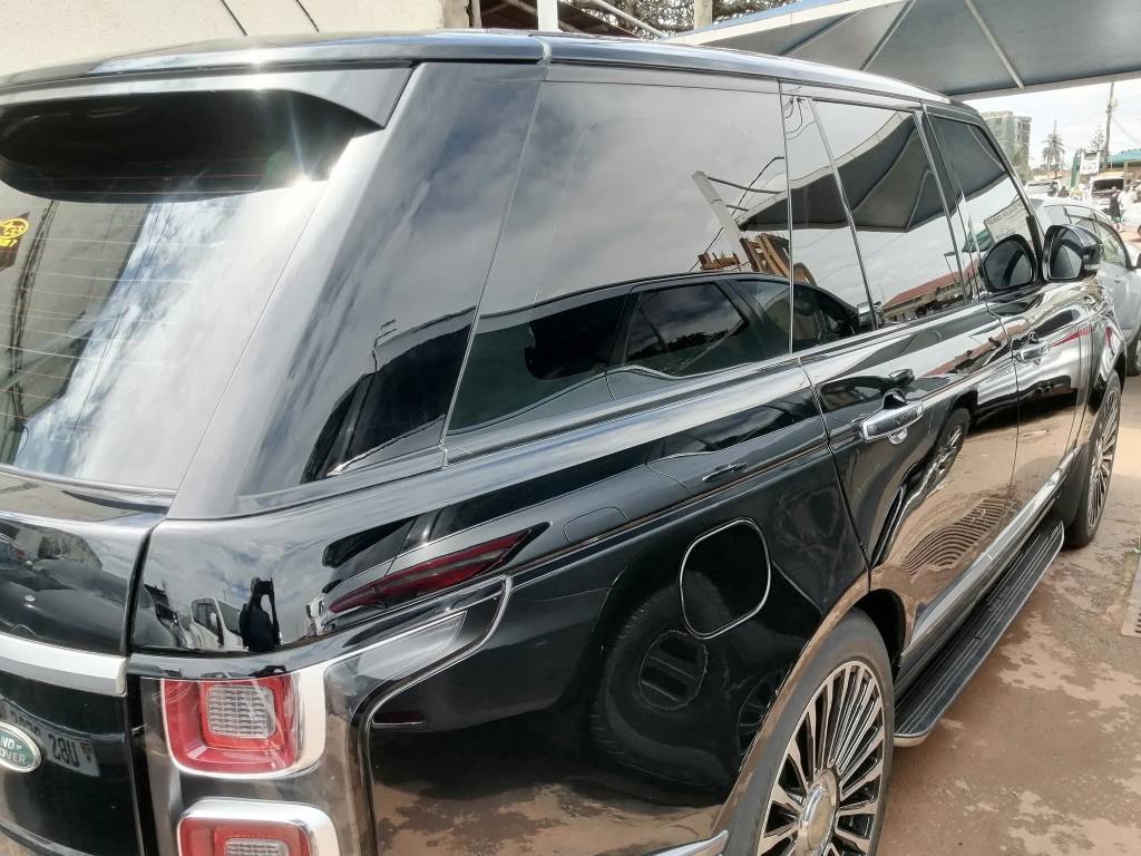 A picture of Range rover model 2015 diesel for sale