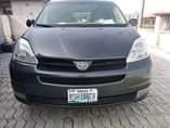 A picture of Toyota sienna 2006