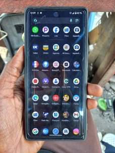 A picture of GOOGLE PIXEL 6 pro 256 GB stockage et 12GB Ram