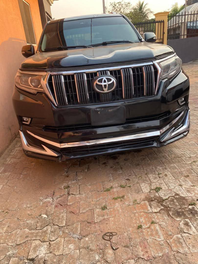 A picture of 2013 Toyota Prado 2013