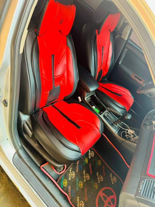 A picture of 6 plugs lover we have this Neatly used 2005 Camry
