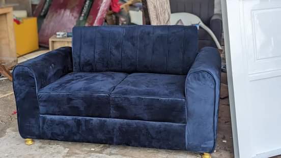 A picture of SOFA JIPYA KWA BEI YA OFAA