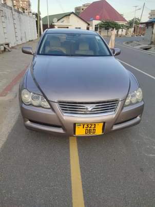 A picture of Toyota mark X