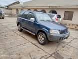 A picture of Neatly used Honda CR V 2000 model for sale from