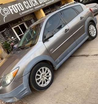 A picture of Pontiac vibe 04 direct partially painted engine and gear and