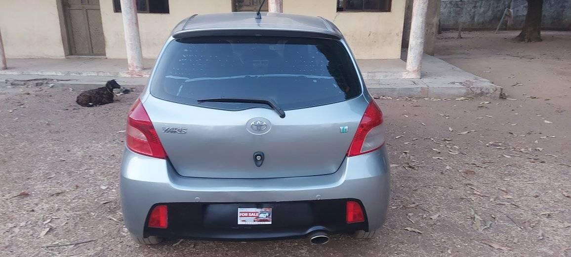 A picture of Toyota yaris 09 tokunbo