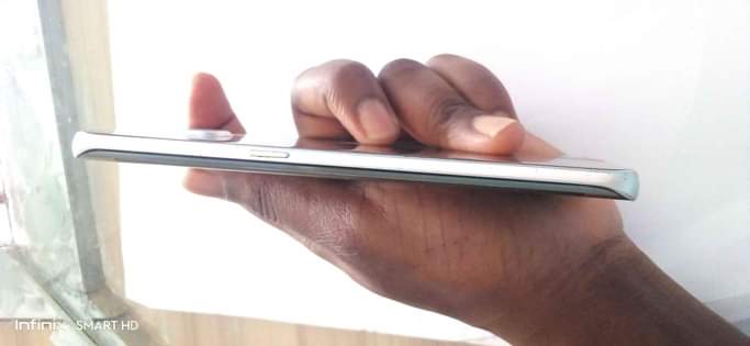 A picture of samsung galaxy S6 edge
