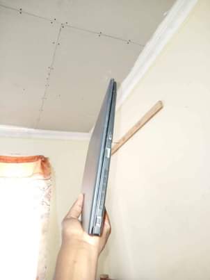 A picture of Lenovo think pad 1x carbon