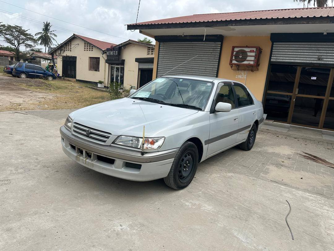 A picture of TOYOTA PREMIO OLD