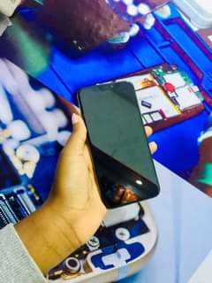 A picture of iPhone xs 64gb
