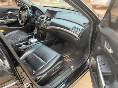 A picture of Few months used Honda Crosstour 014 fullest option