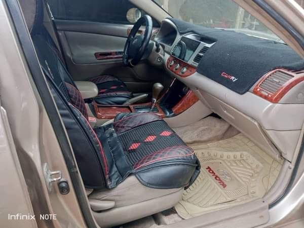 A picture of 2005 Toyota Camry V4 Engine Car in good standard condition