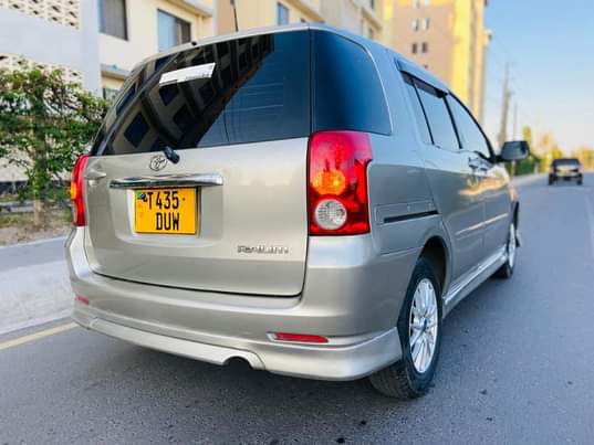 A picture of Toyota Raum new model