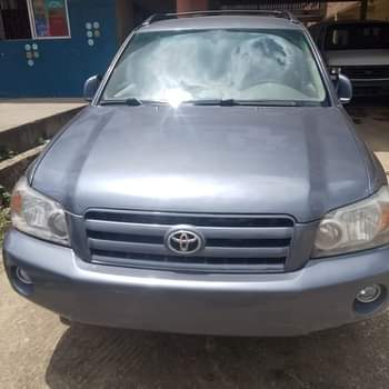 A picture of Tokunbo 2006 Toyota Highlander with 3seat