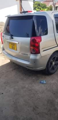 A picture of Toyota raum