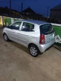 A picture of Kia picanto AUTOMATIC Toyota engine and gear inside