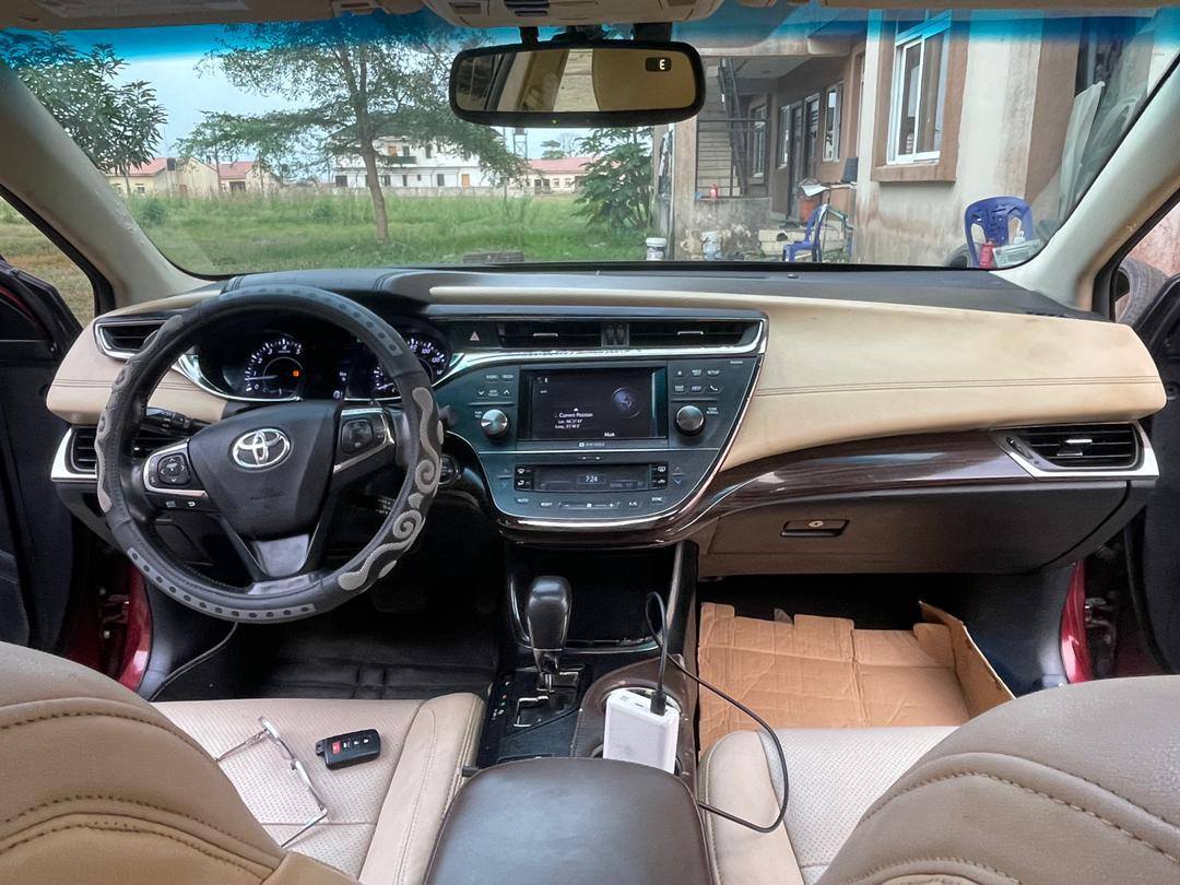 A picture of A year Used 2016 Toyota Avalon tokunbo standard Untempered engine