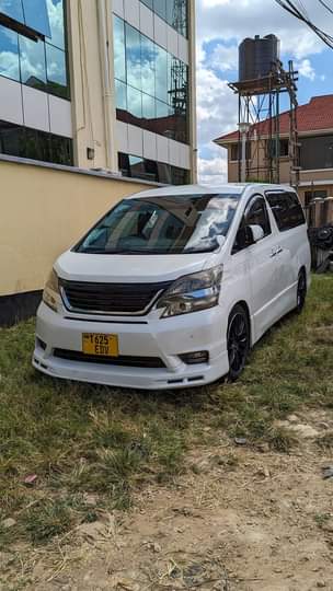 A picture of Toyota Velfire
