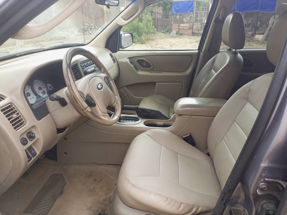 A picture of 07 1st body FORD ESCAPE