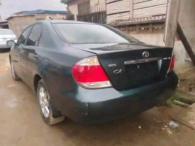 A picture of Toyota carmy 2005