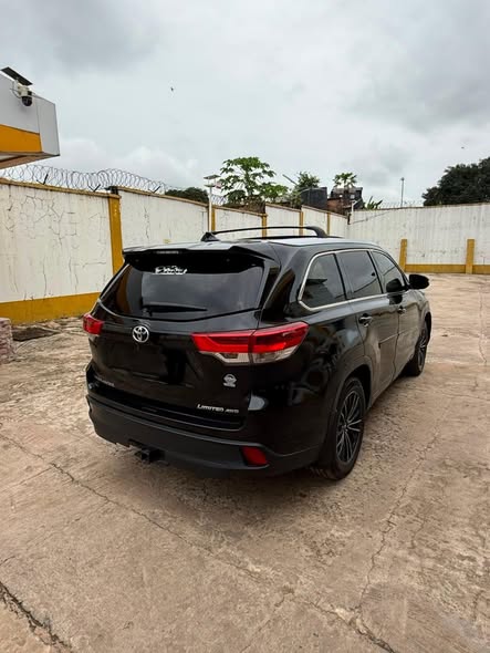 A picture of 2016 Toyota Highlander
