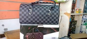 A picture of Kwanini utumie TV bila sauti Jipatie speaker Wirelles Kwa 50000