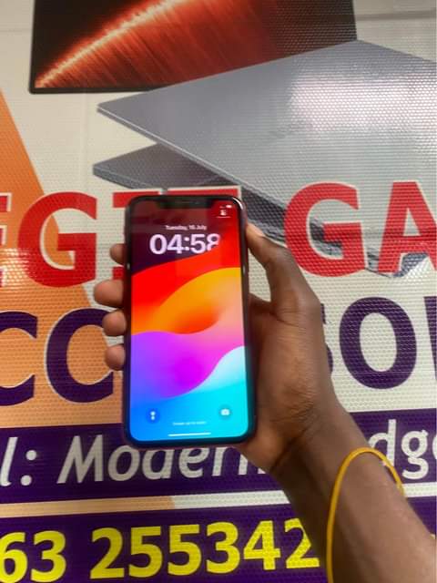 A picture of iPhone 11 128GB