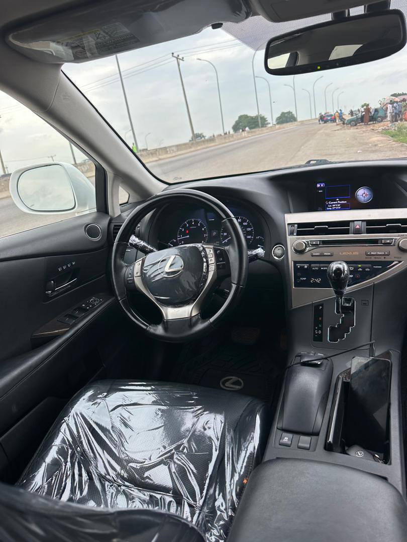 A picture of Distress direct Belgium 2013 model lexus Rx350