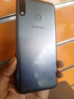 A picture of INFINIX HOT 8 LITE