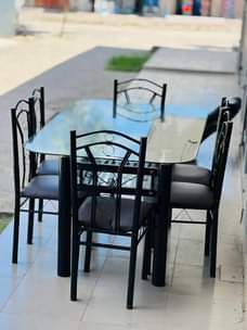 A picture of Karibuu nauza dinning viti 6 Bei 320000 Location Ubung call
