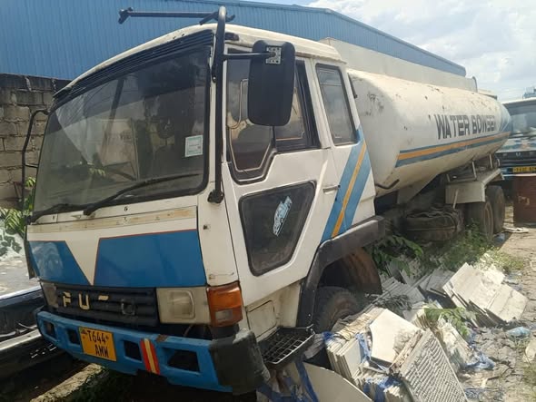 A picture of FUSO WATER BOWSER