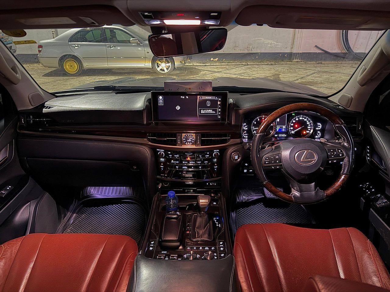 A picture of LEXUS LX570 NAMBA DV