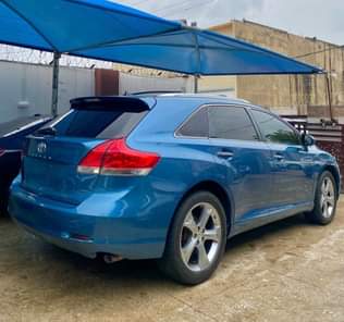 A picture of Belgium standard Toyota Venza First body both in and out