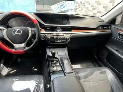 A picture of LEXUS ES 350 2014