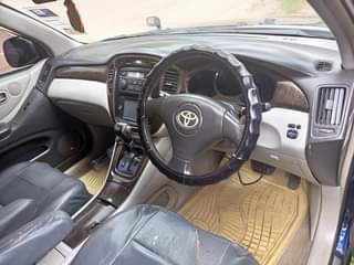 A picture of Toyota kluger 2003
