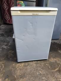 A picture of Nauza fridge nzuri offer lak 185k