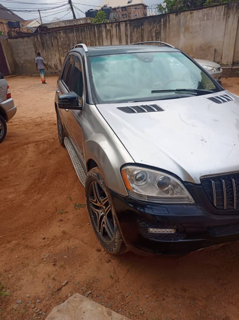 A picture of Mercedes Benz