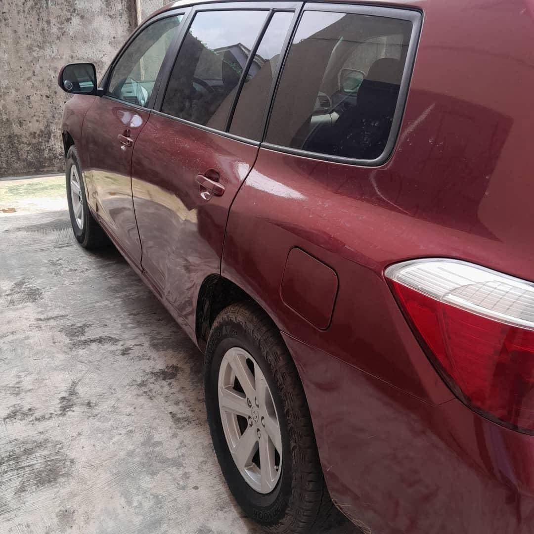 A picture of 2010 Toyota Highlander highlander