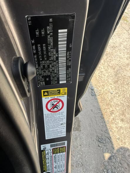 A picture of Toyota Highlander XLE 2017 Buy and drive nothing to fix