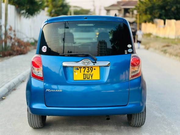 A picture of TOYOTA RACTIS