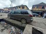 A picture of Awoof Toyota sienna urgently for sale