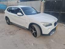 A picture of 2011 bmw x1 pearly