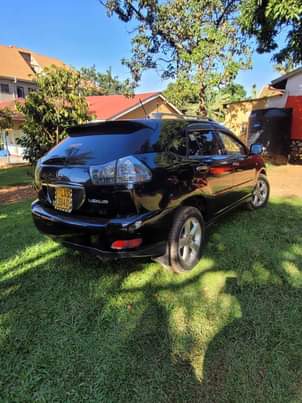 A picture of Toyota harrier 15m urgent sale