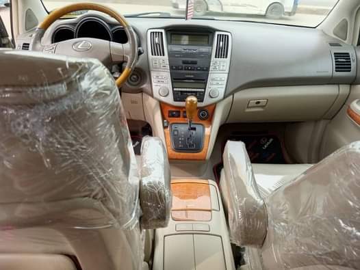 A picture of Highest grade Lexus RX 330 Everything is intact and untouched