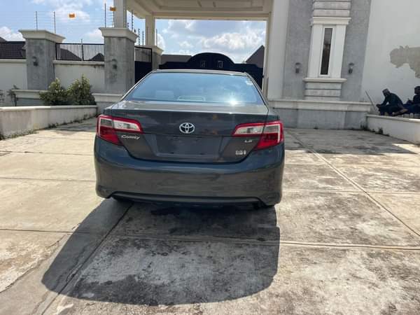 A picture of FOREIGN USED TOYOTA CAMRY 2013 MODEL KEYLESS HYBRID WITH DUTY