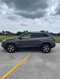 A picture of 2019 Jeep Cherokee TrailHawk Sport Utility 4D