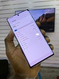 A picture of Sumsung note10 plus