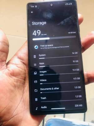 A picture of Pixel 6 GB 128 Bado mpya njo sana njo na