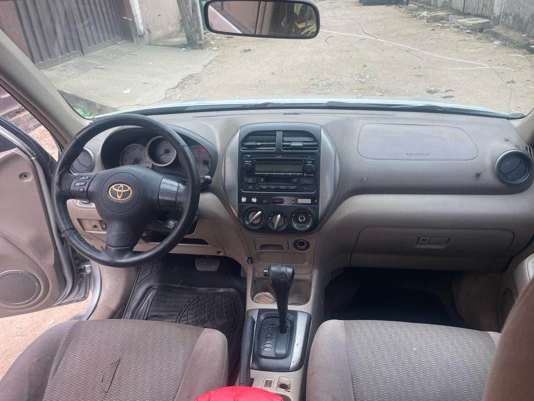 A picture of Toyota RAV4 05 model. Engine gear and AC working perfect
