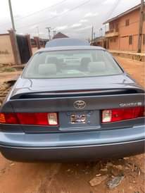 A picture of 2001 Toyota Camry